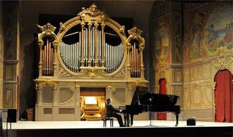 佩薩羅音樂學院 長青藤海外