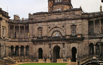 英國白金漢大學(xué)